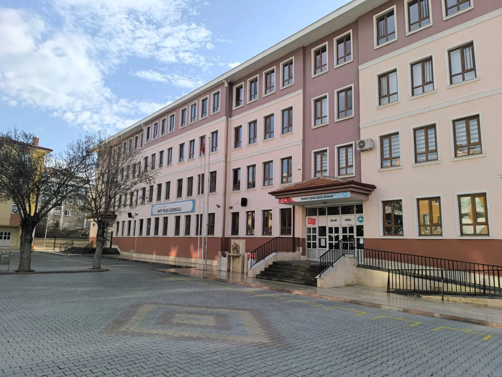 Kurum Kapak Görseli