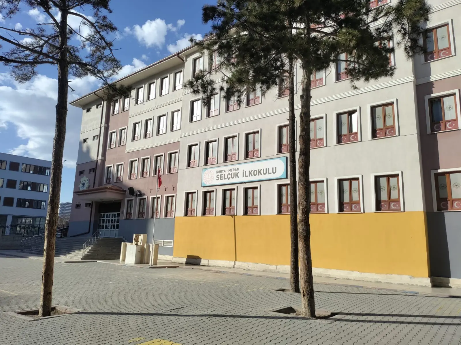 Kurum Kapak Görseli