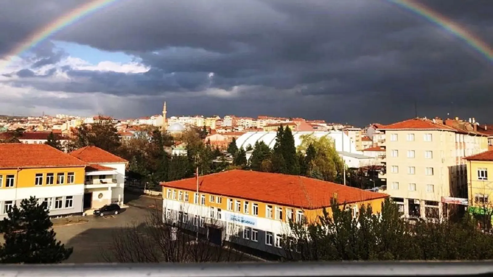 Kurum Kapak Görseli