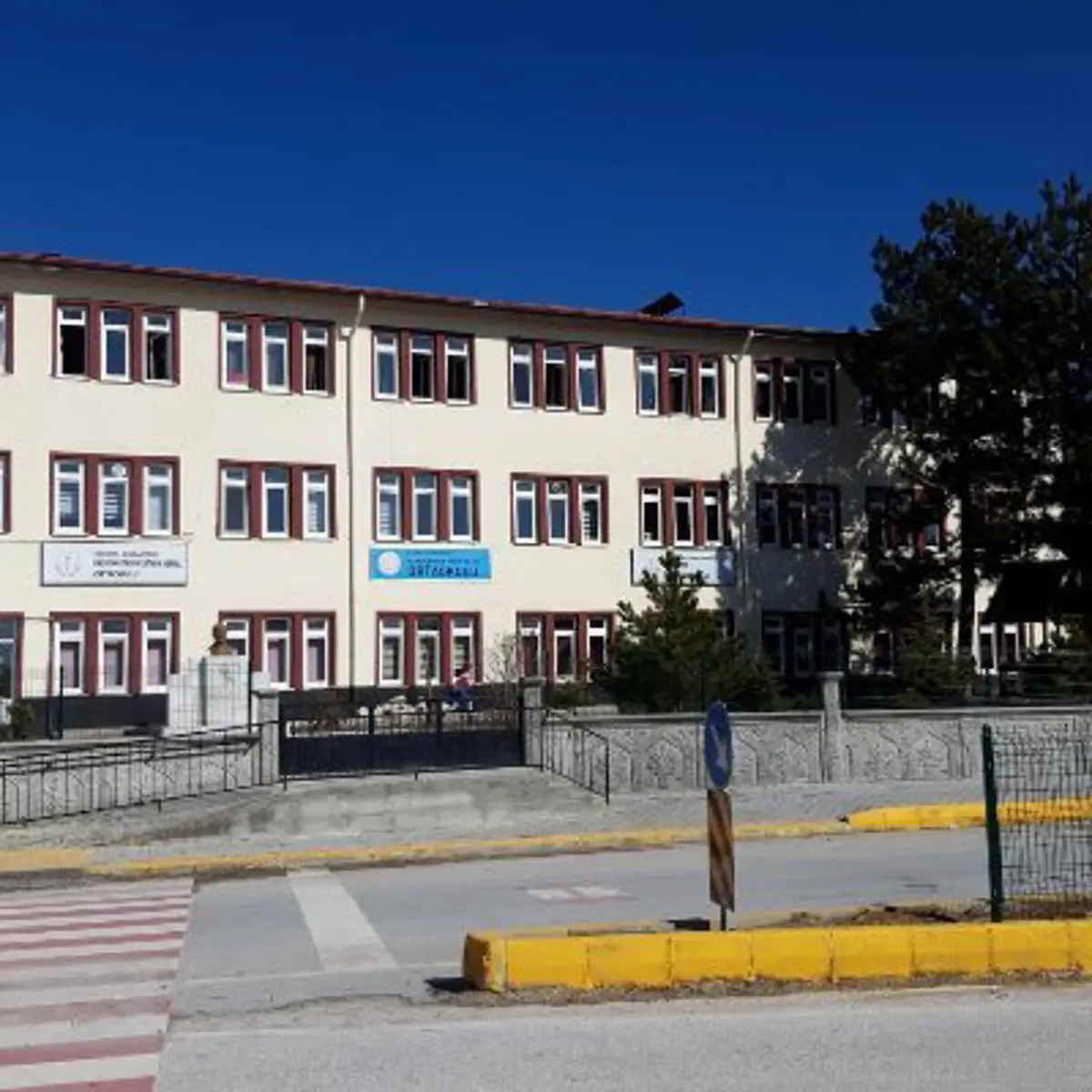 Kurum Kapak Görseli