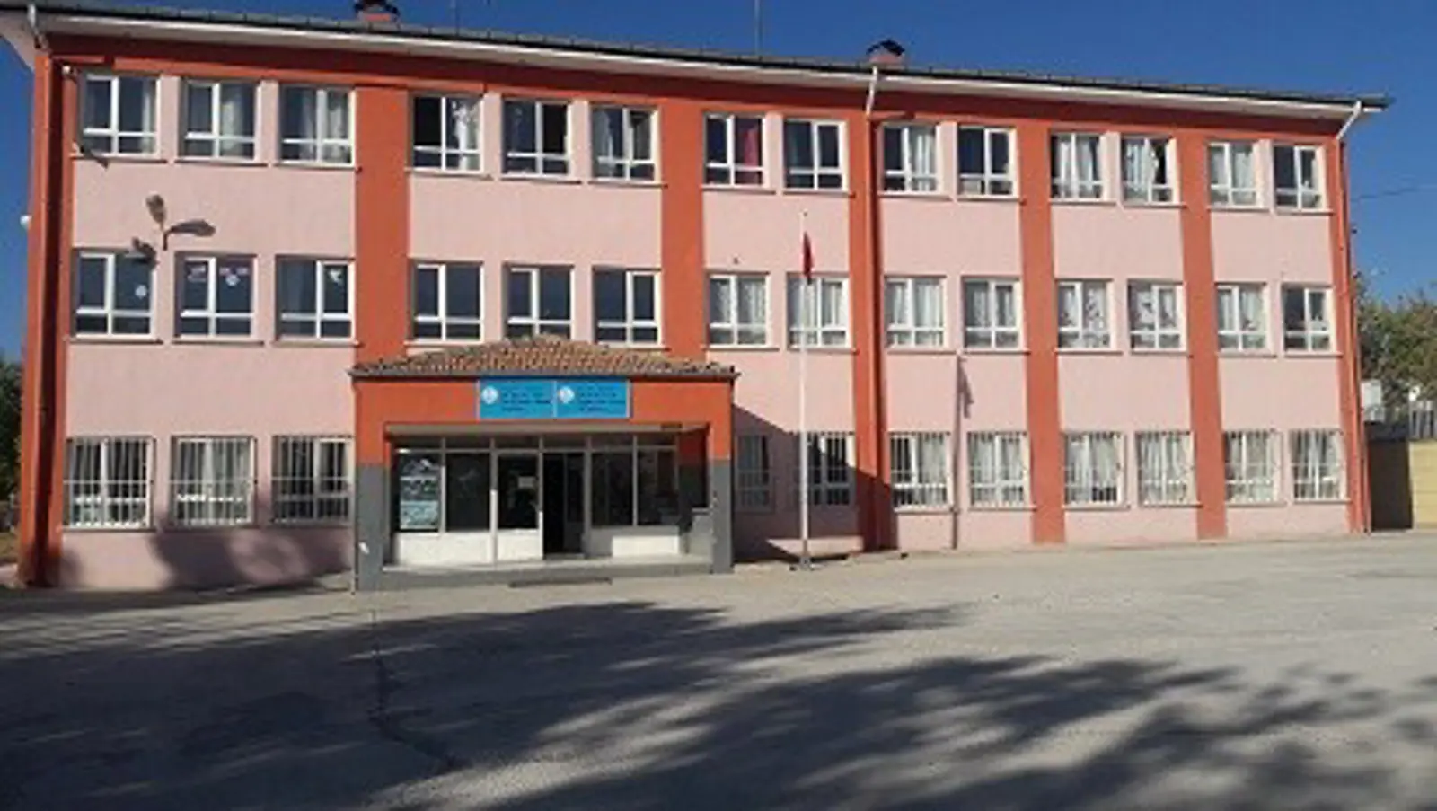 Kurum Kapak Görseli