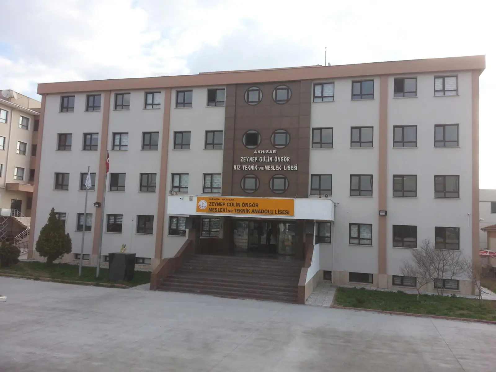 Zeynep Gülin Öngör Kız Mesleki Ve Teknik Anadolu Lisesi