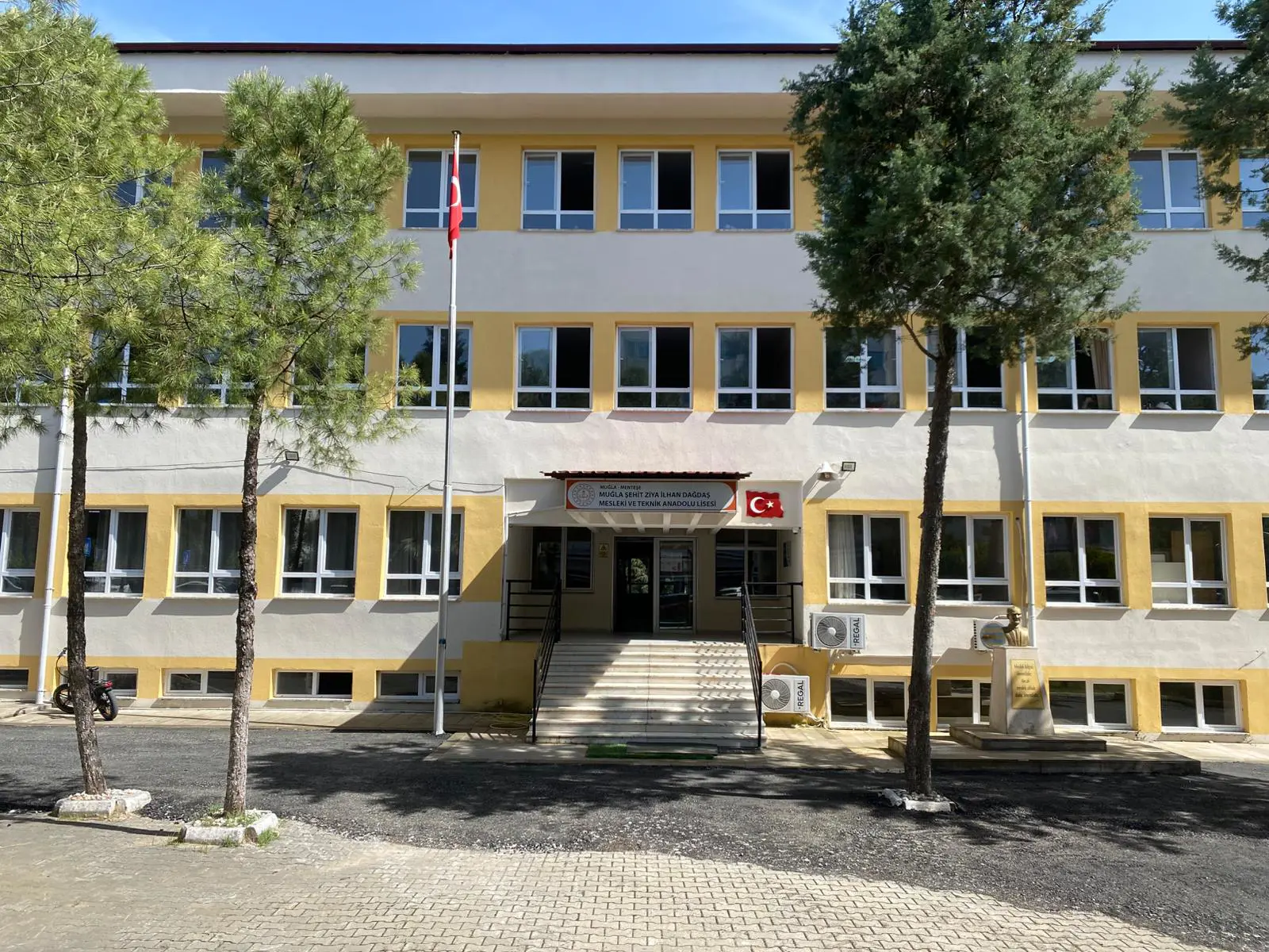 Kurum Kapak Görseli
