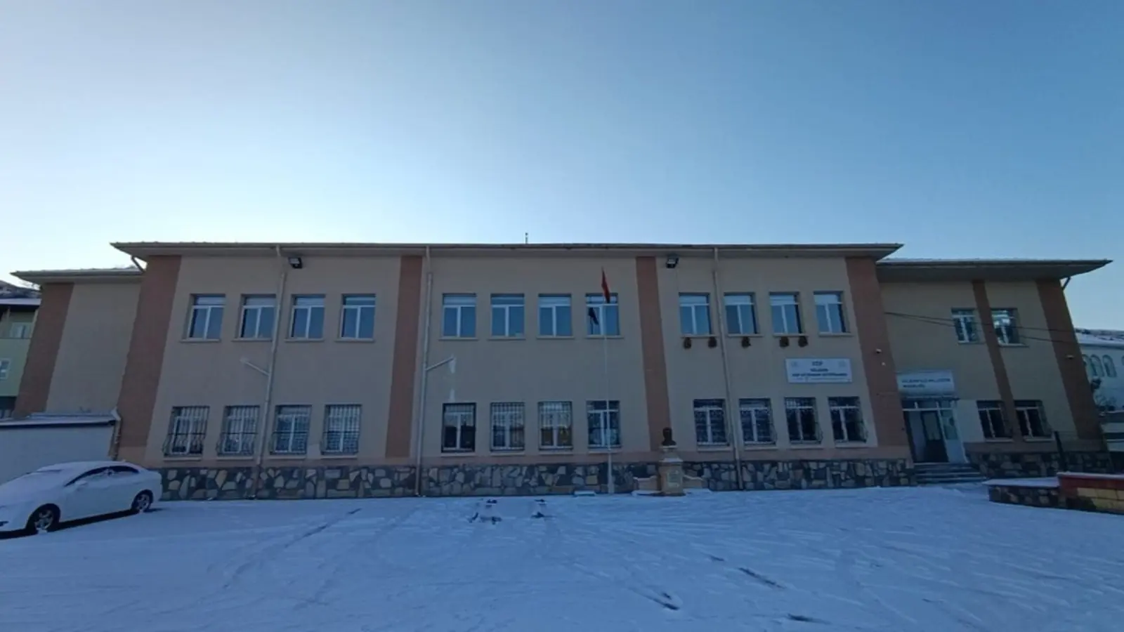 Kurum Kapak Görseli