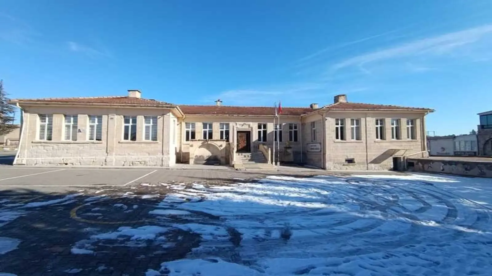 Kurum Kapak Görseli