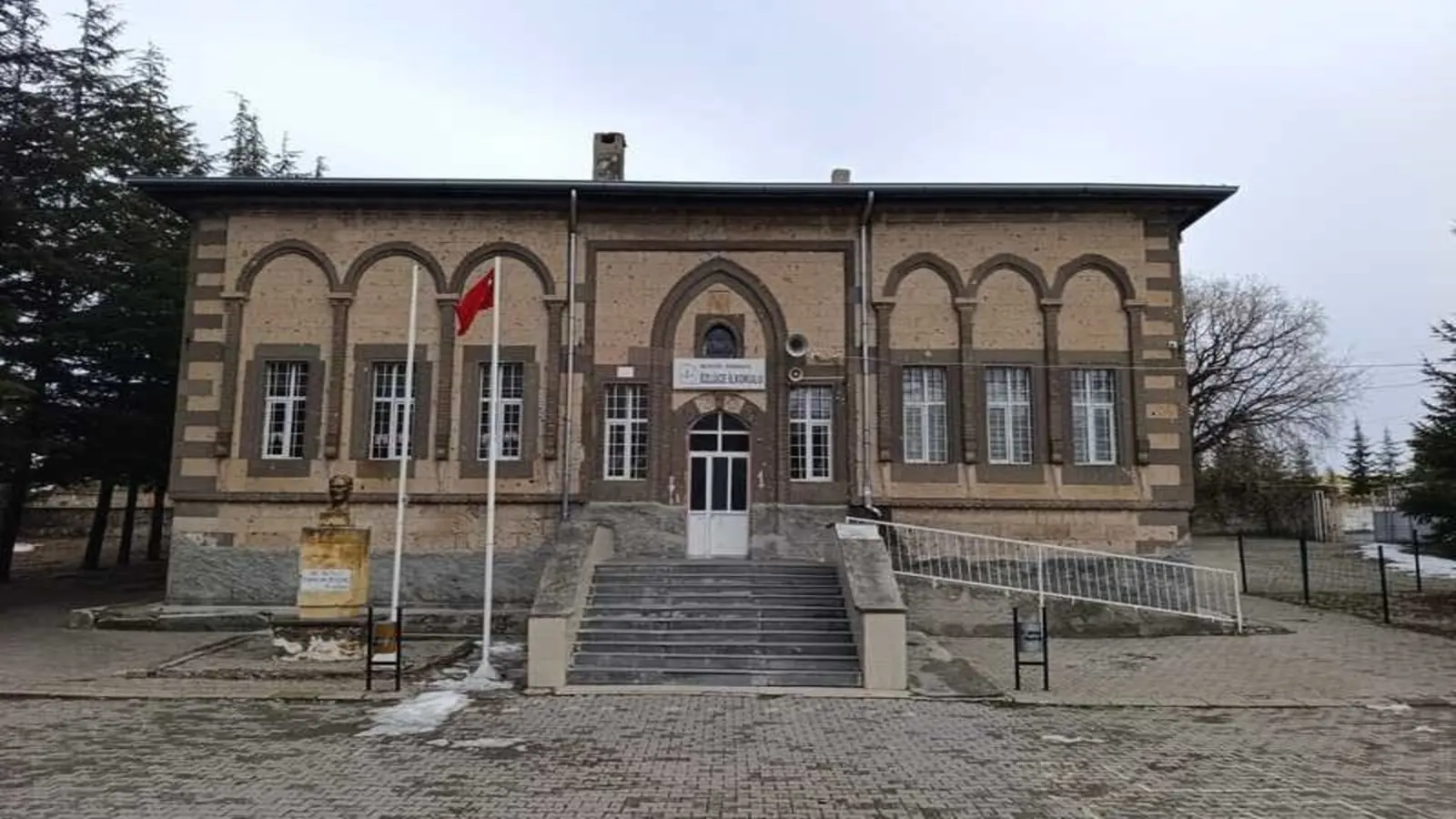 Kurum Kapak Görseli