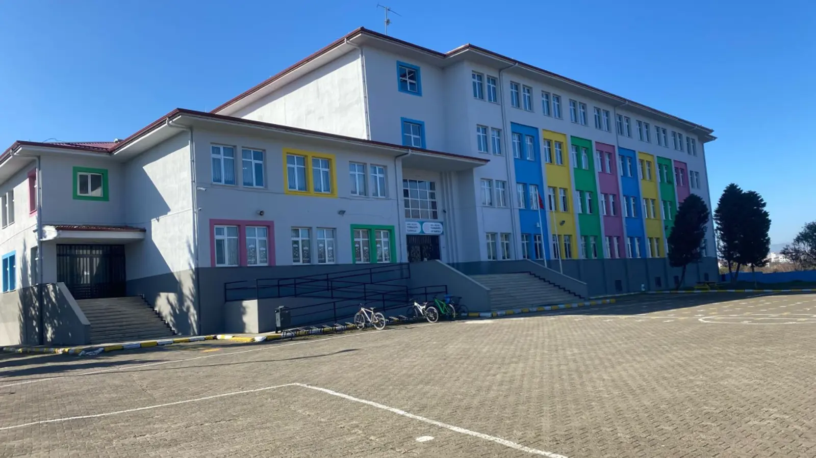 Kurum Kapak Görseli