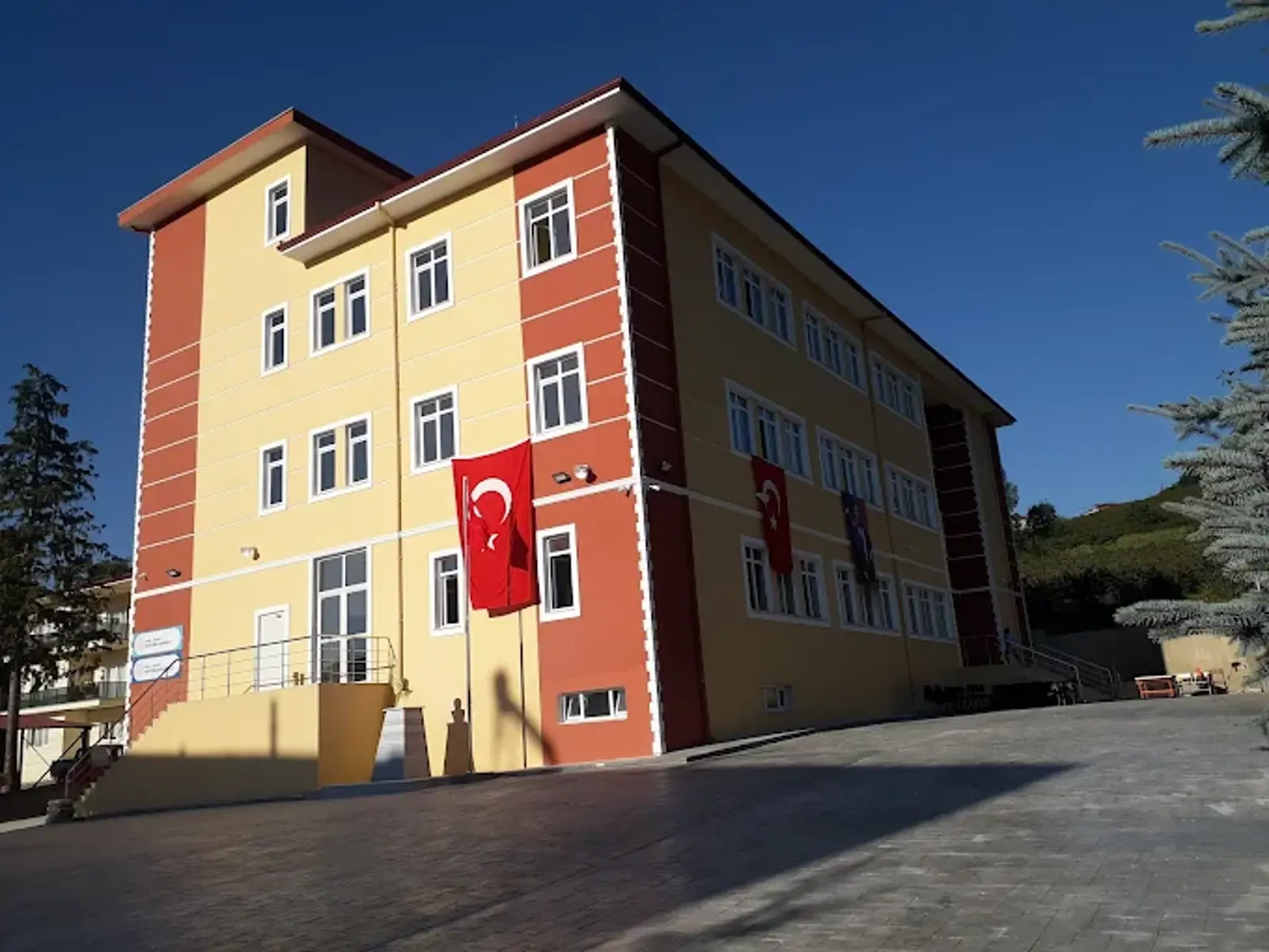Kurum Kapak Görseli