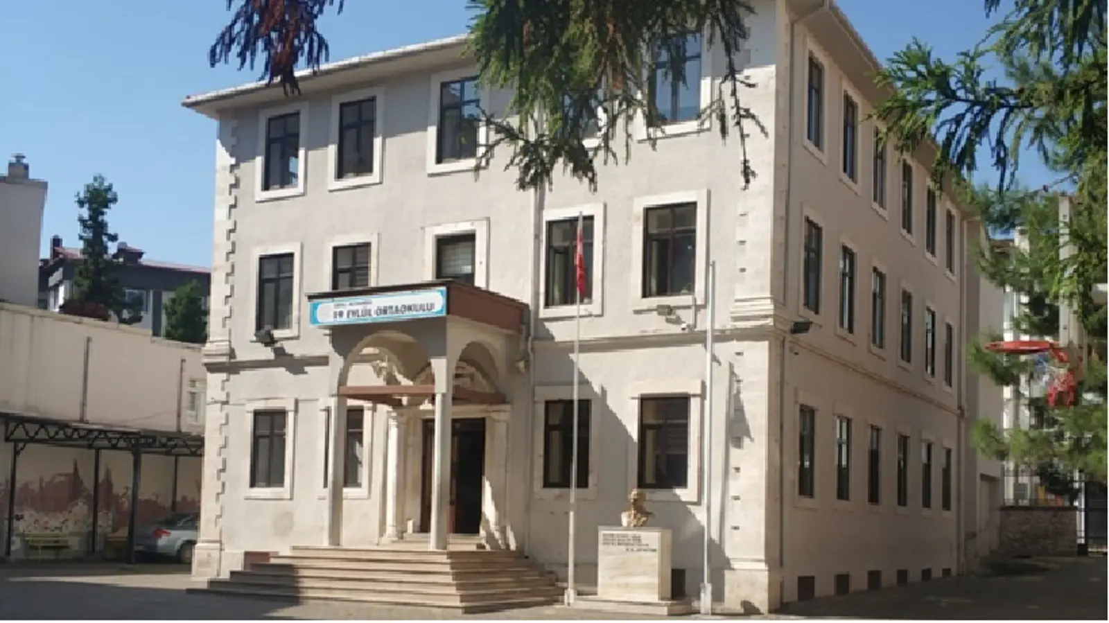 19 Eylül Ortaokulu