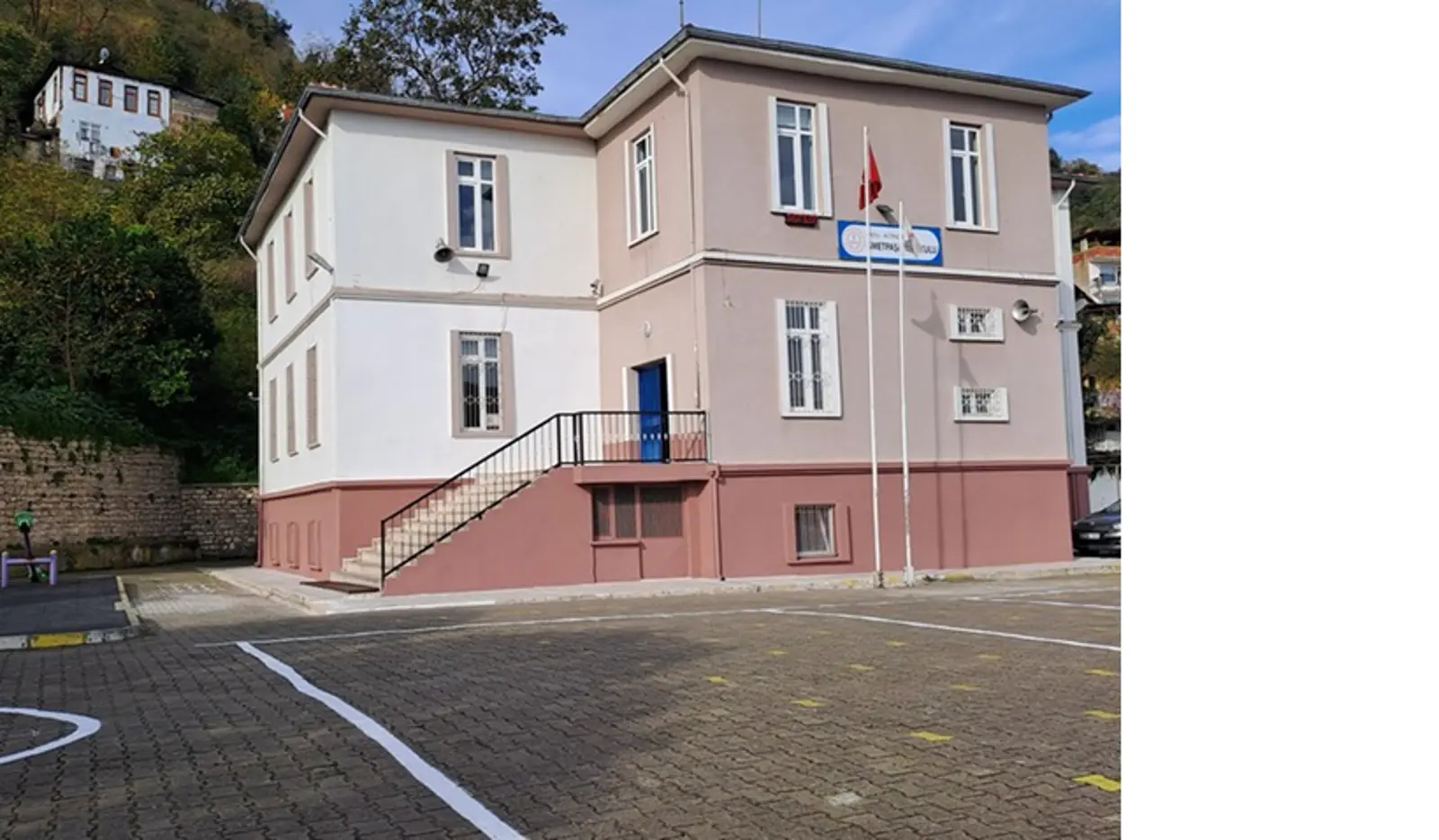 Kurum Kapak Görseli
