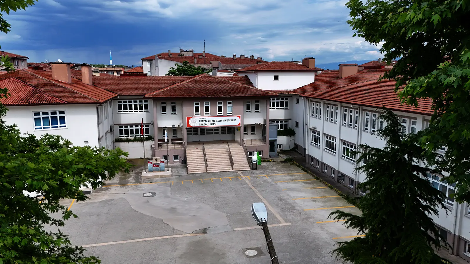 Adapazarı Kız Mesleki ve Teknik Anadolu Lisesi