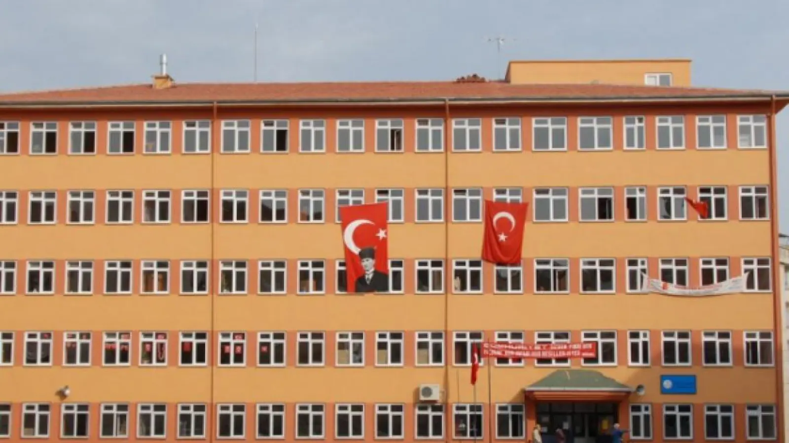 Adnan Ölmez Ortaokulu
