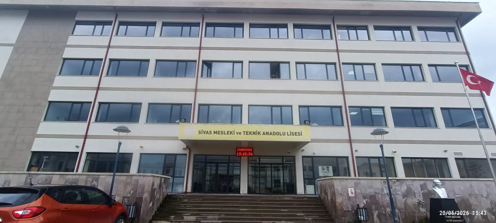 Kurum Kapak Görseli