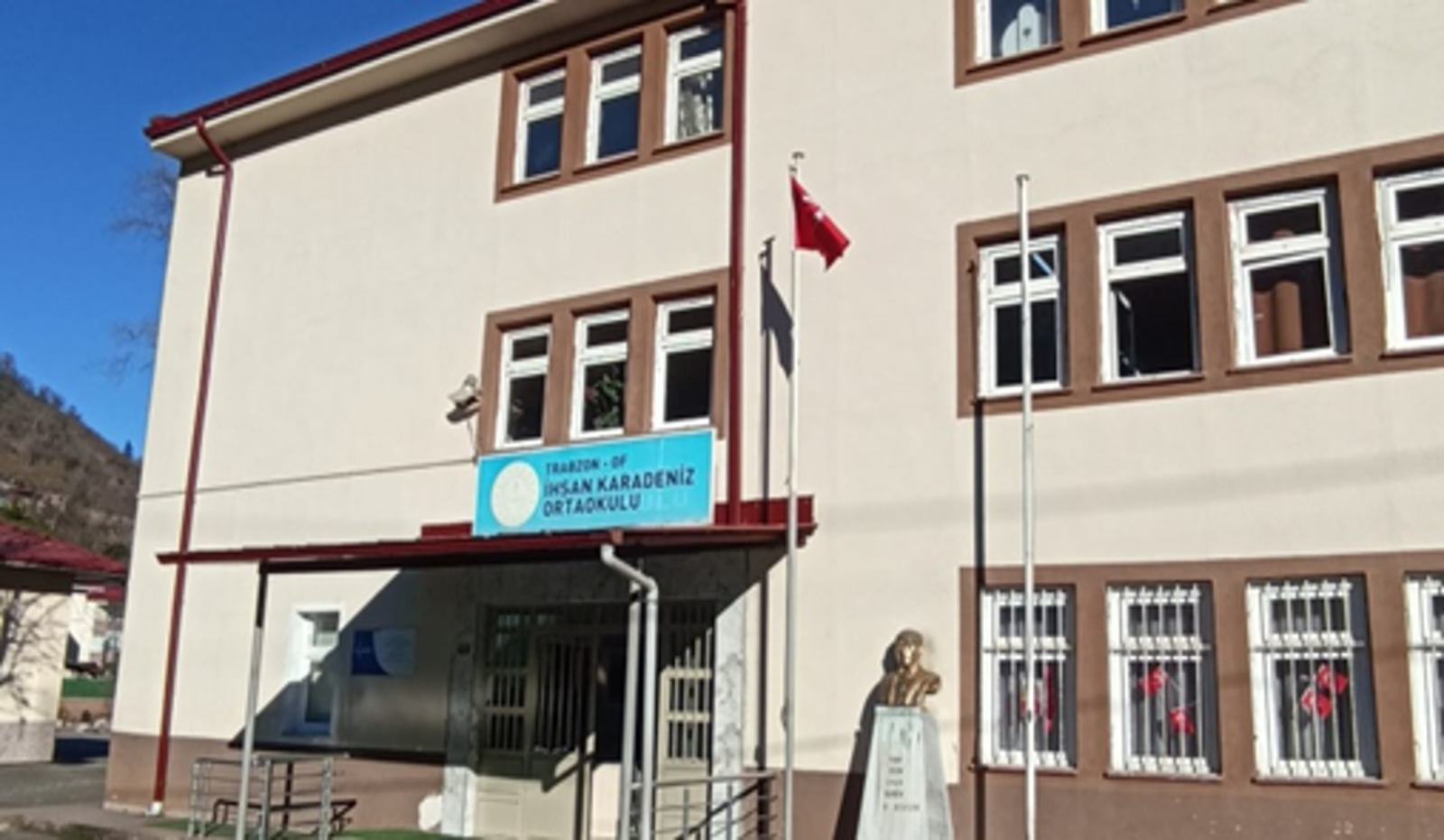 Kurum Kapak Görseli