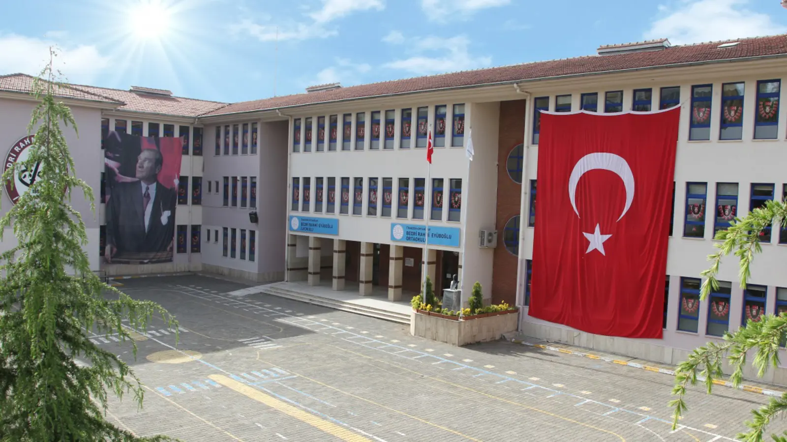 Bedri Rahmi Eyüboğlu Ortaokulu