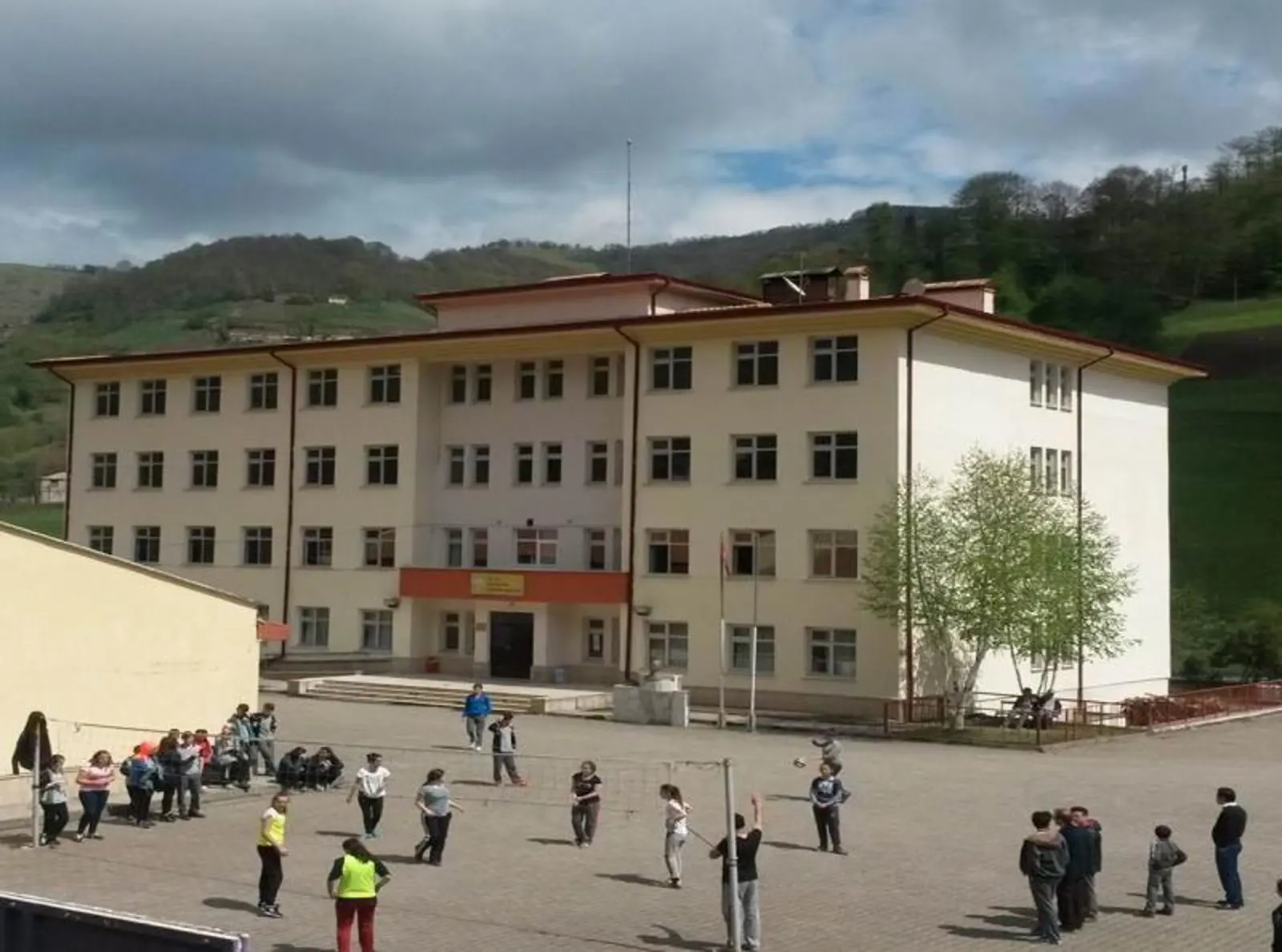 Şehit Soner Yıldırım Borsa İstanbul Mesleki Ve Teknik Anadolu Lisesi