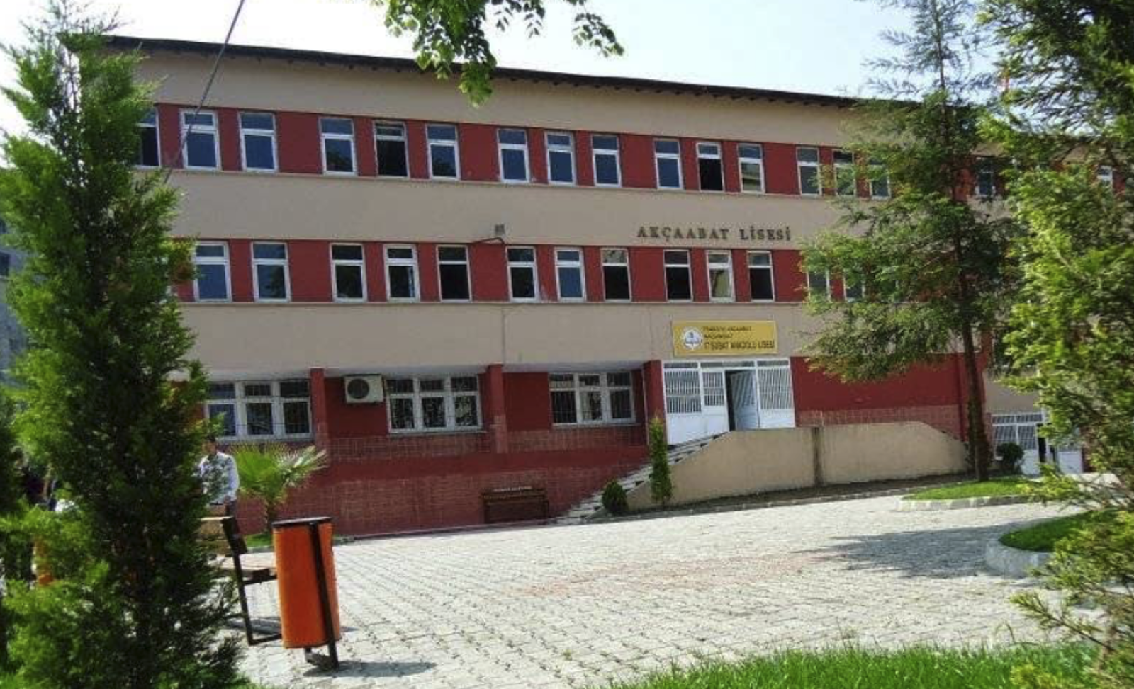 AKÇAABAT 17 ŞUBAT ANADOLU LİSESİ