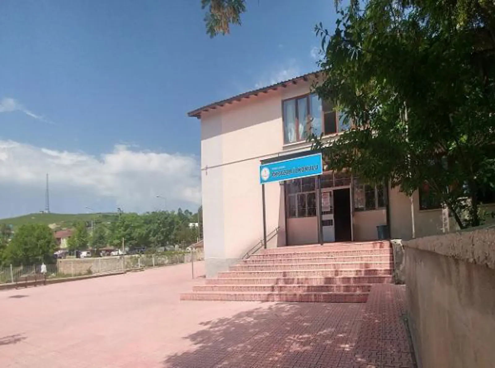 Akpazar İlkokulu