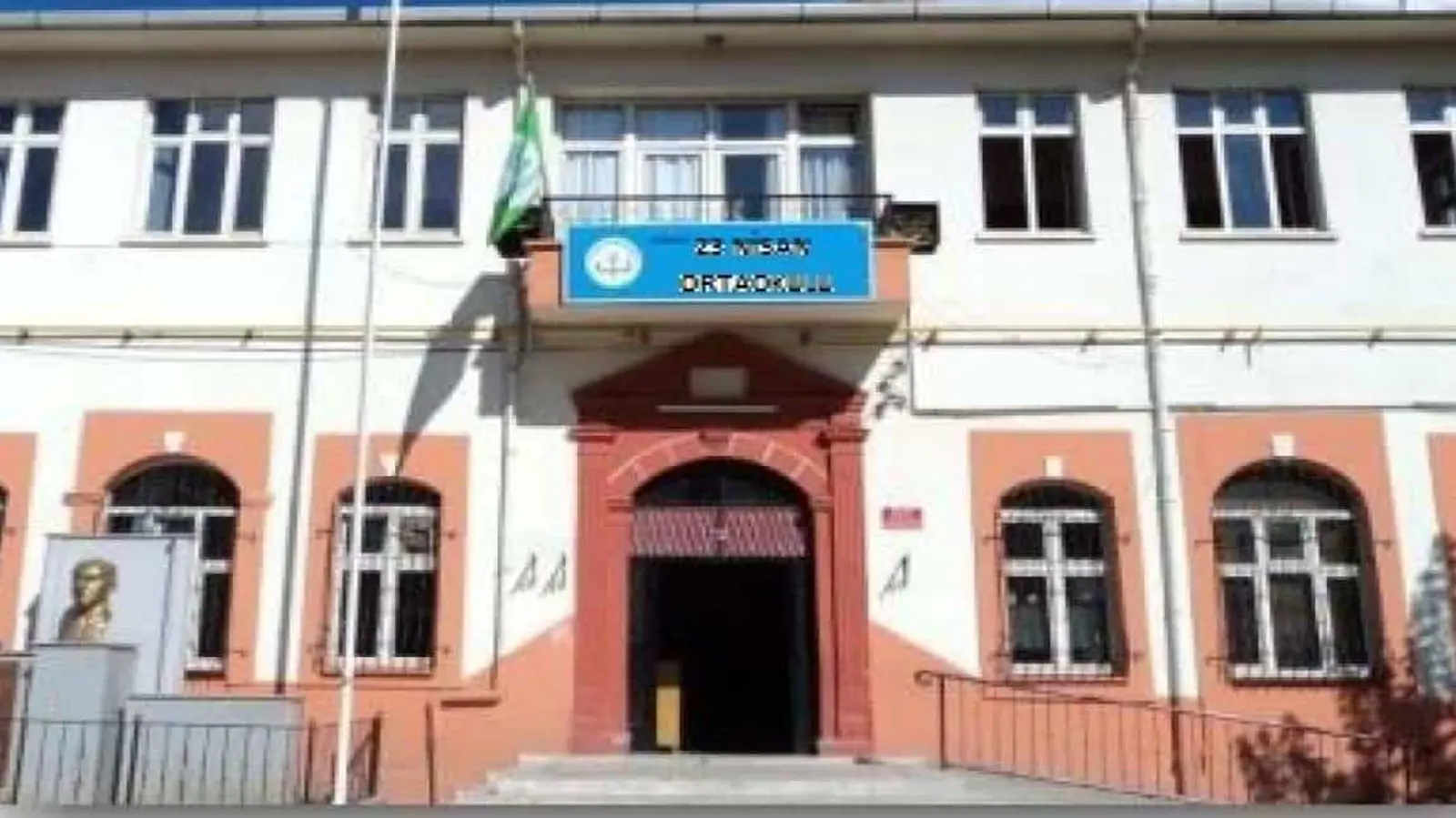 23 Nisan Ortaokulu