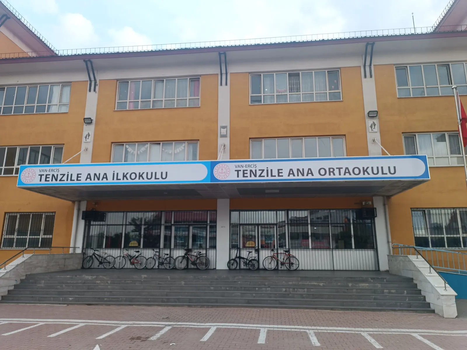 Kurum Kapak Görseli
