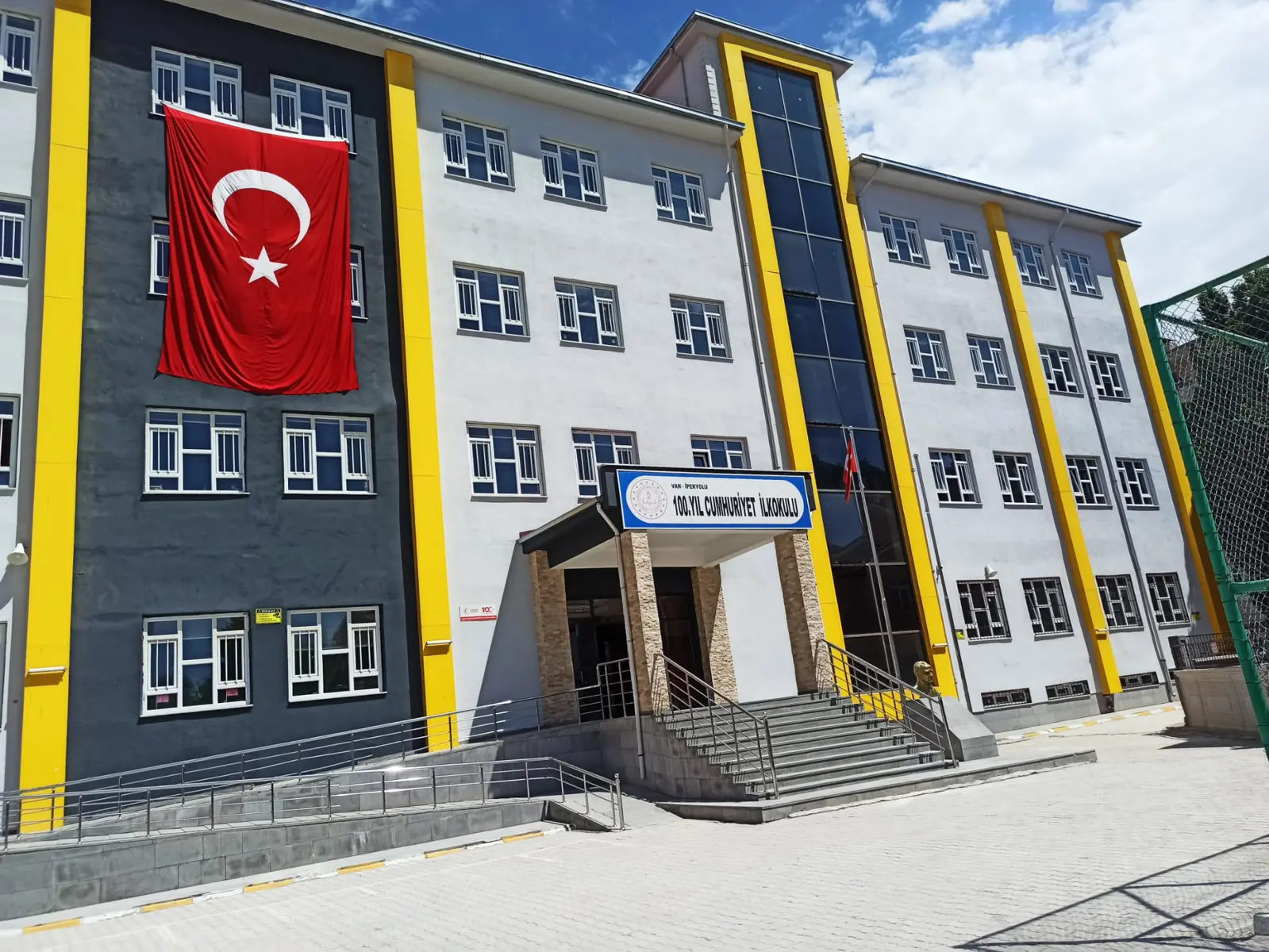 100.Yıl Cumhuriyet İlkokulu 