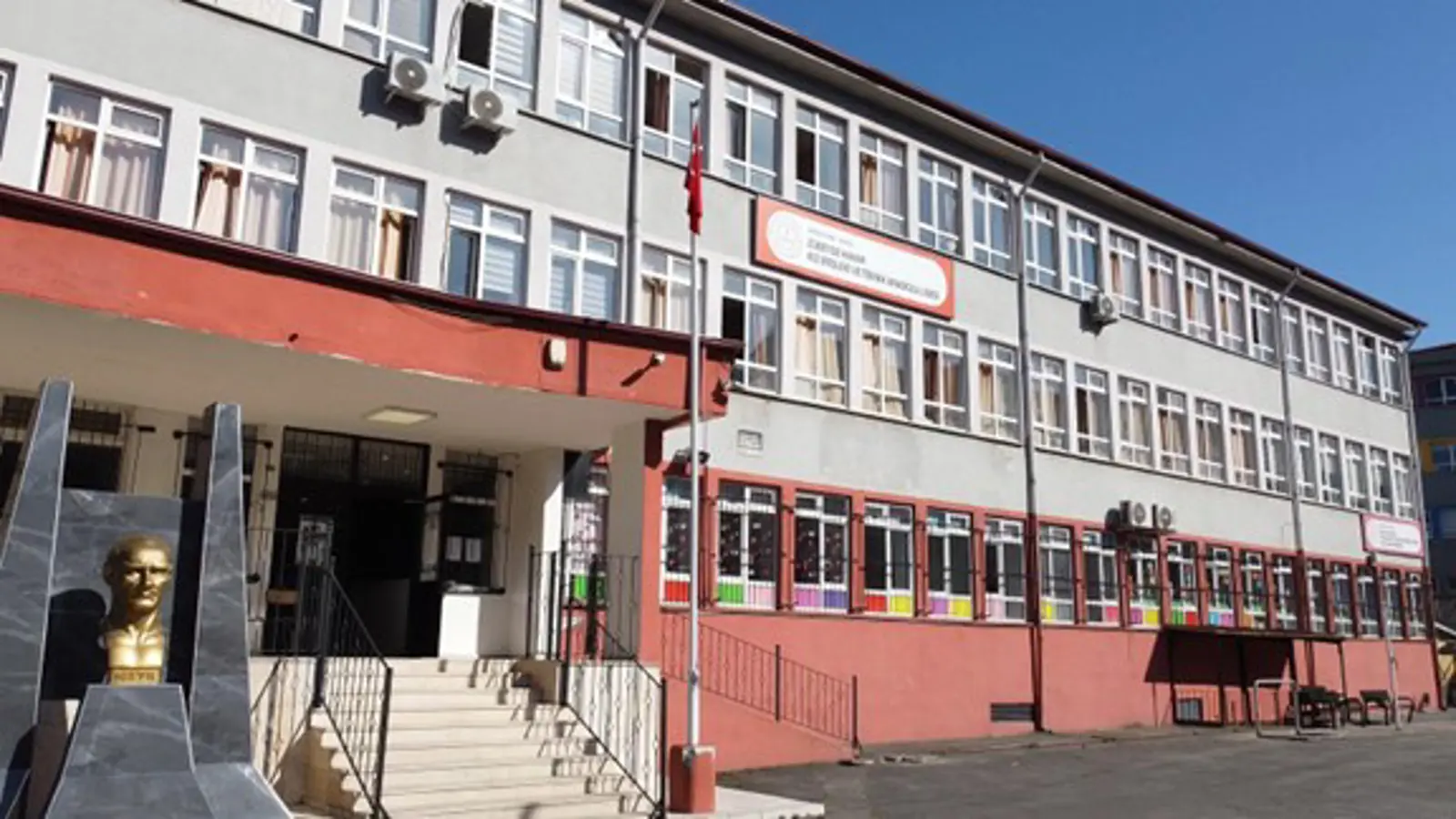 Zübeyde Hanım Kız Mesleki ve Teknik Anadolu Lisesi